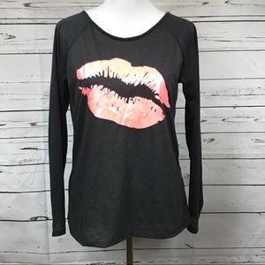 Long Sleeve Peek a Boo Back Lips EUC Size L